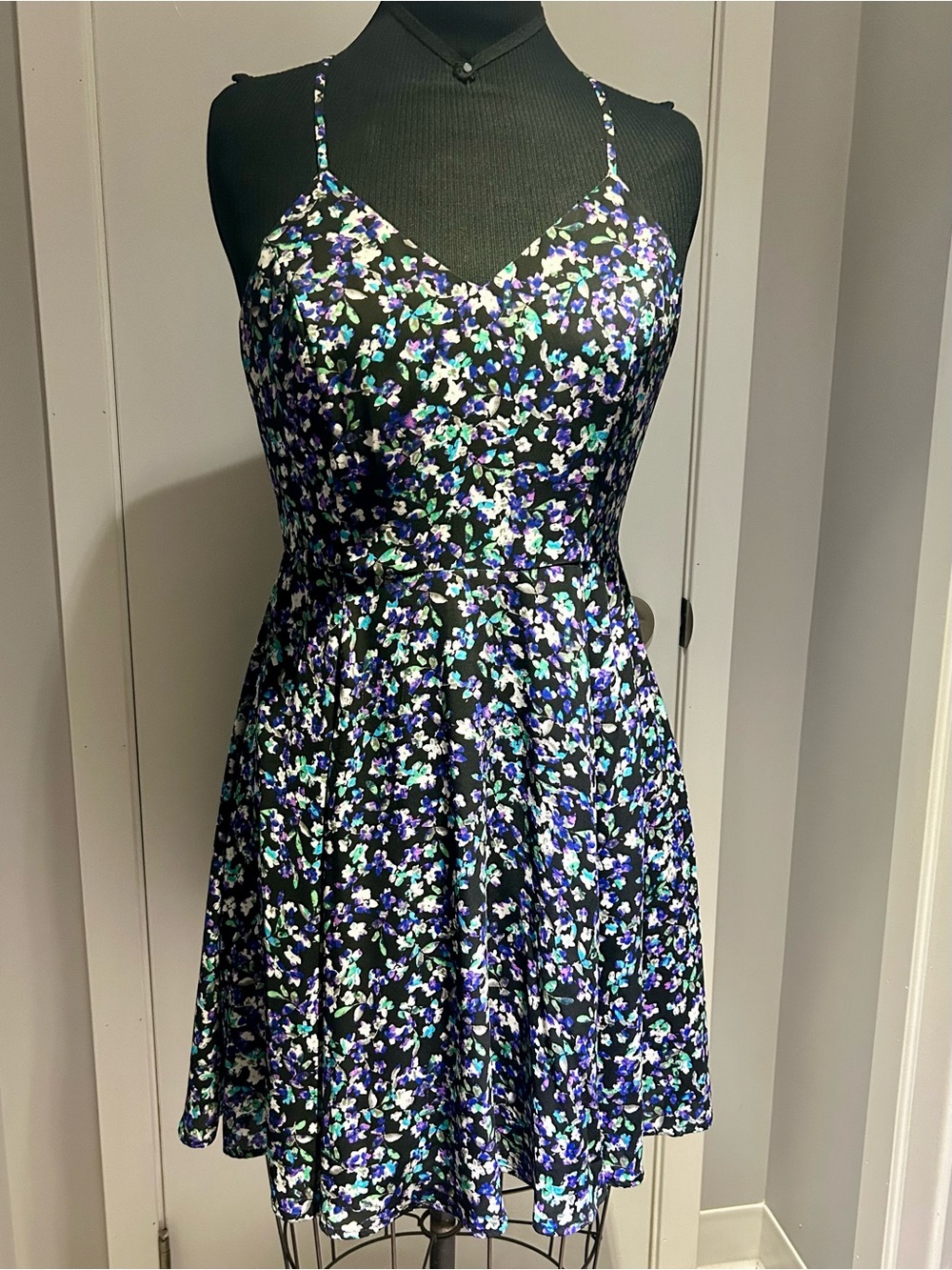 Express Black Floral V-Neck Spaghetti-Strap Mini Dress